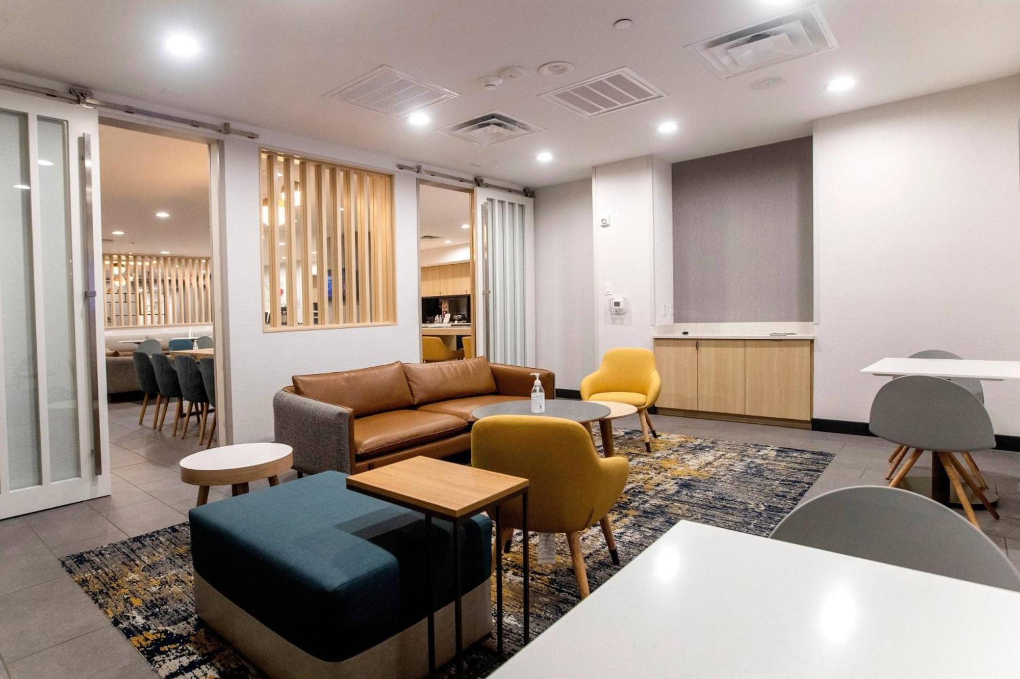 Towneplace Suites By Marriott Конро Екстер'єр фото