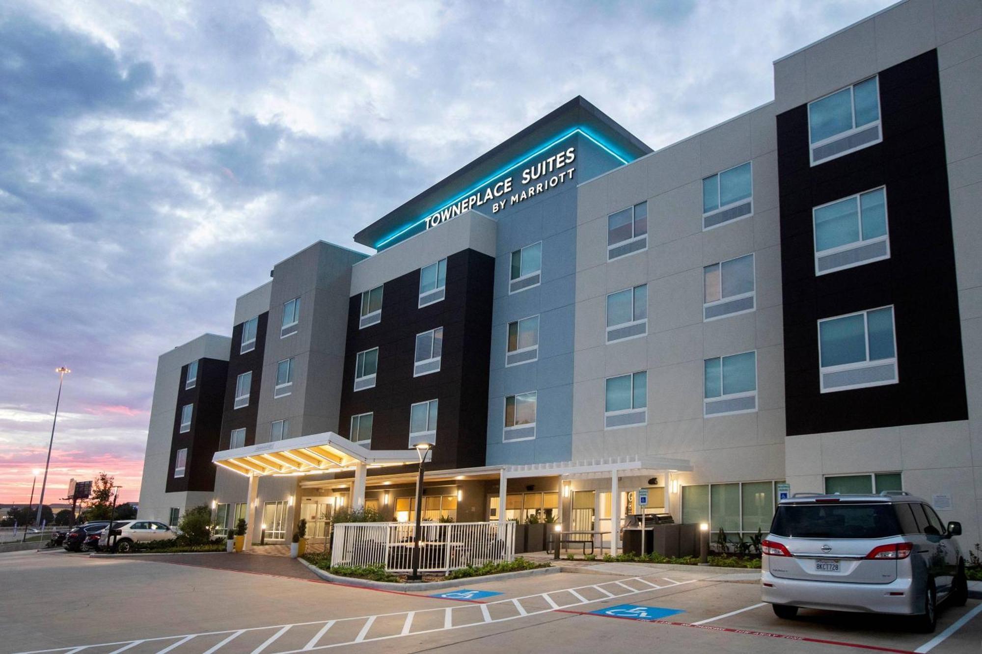 Towneplace Suites By Marriott Конро Екстер'єр фото